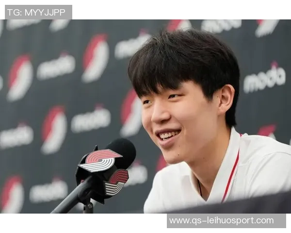 杨瀚森上半场未能登场开拓者暂时领先对手3分继续期待他的表现