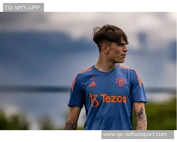 滕哈赫担任特温特技术总监负责球员引进与战略规划工作 滕哈赫担任特温特技术总监负责球员引进与战略规划工作