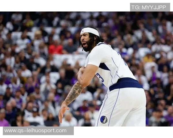 独行侠首发阵容稳定弗拉格继续控卫搭档克莱华盛顿浓眉与莱夫利