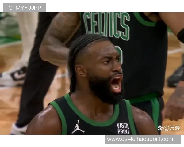 杰伦布朗表现稳定但未能带领球队获胜18投9中斩获25分6篮板4助攻