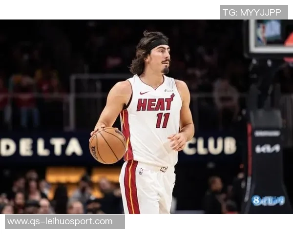 热火对阵公牛哈克斯缺席两场后有望复出场均162分状态回暖 热火对阵公牛哈克斯缺席两场后有望复出场均162分状态回暖